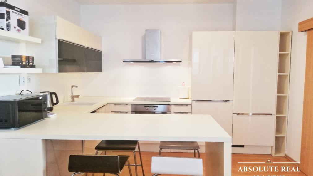 ABSOLUTE REAL / Pekný 3i byt v BA – Petržalka, Vienna Gate, Kopčianska ul., 68 m2, balkón, garáž. státie