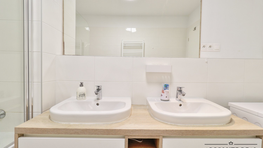 ABSOLUTE REAL / moderný 3i byt v BA – Dúbravke, Agátová ulica, 74.47 m2, balkón, pivnica, vnútorné garážové státie