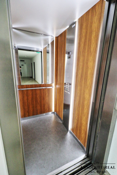 ABSOLUTE REAL / moderný 3i byt v BA – Dúbravke, Agátová ulica, 74.47 m2, balkón, pivnica, vnútorné garážové státie