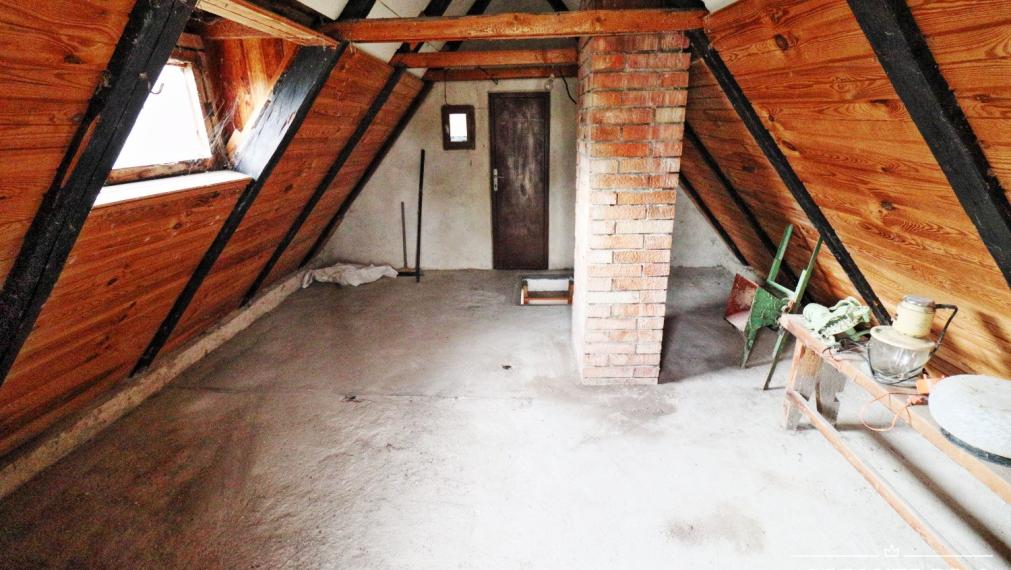 ABSOLUTE REAL / ZÁHRADA 364 m2, BRATISLAVA – DÚBRAVKA, Hanulova ulica, elektrina, mestská voda, oplotenie, chata