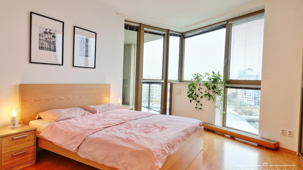 ABSOLUTE REAL / Pekný 3i byt v BA – Petržalka, Vienna Gate, Kopčianska ul., 72 m2, balkón, garáž. státie