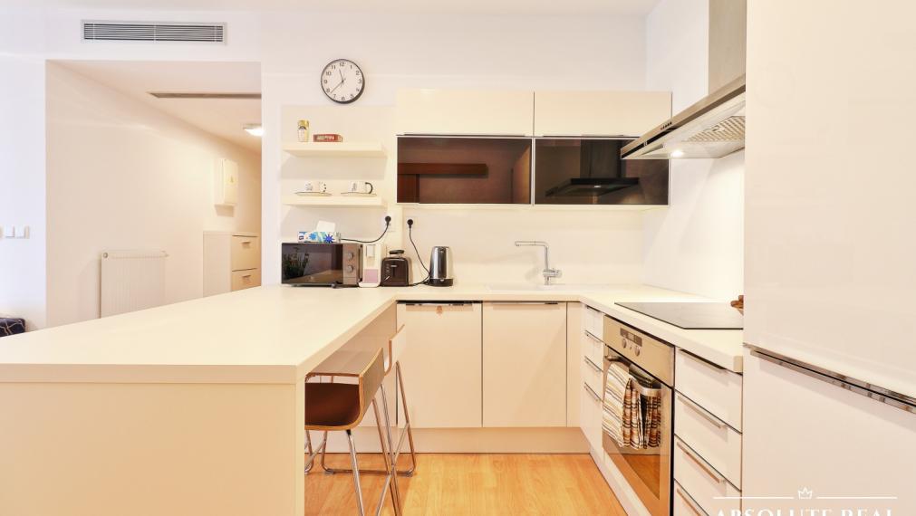 ABSOLUTE REAL / Pekný 3i byt v BA – Petržalka, Vienna Gate, Kopčianska ul., 72 m2, balkón, garáž. státie