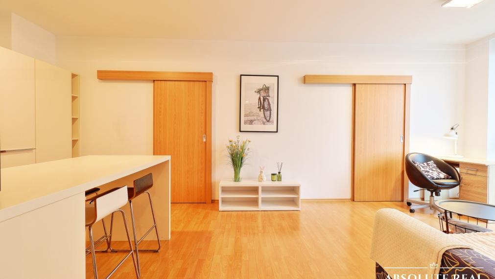 ABSOLUTE REAL / Pekný 3i byt v BA – Petržalka, Vienna Gate, Kopčianska ul., 72 m2, balkón, garáž. státie