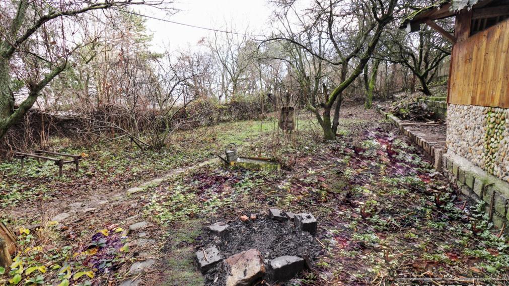 ABSOLUTE REAL / ZÁHRADA 364 m2, BRATISLAVA – DÚBRAVKA, Hanulova ulica, elektrina, mestská voda, oplotenie, chata