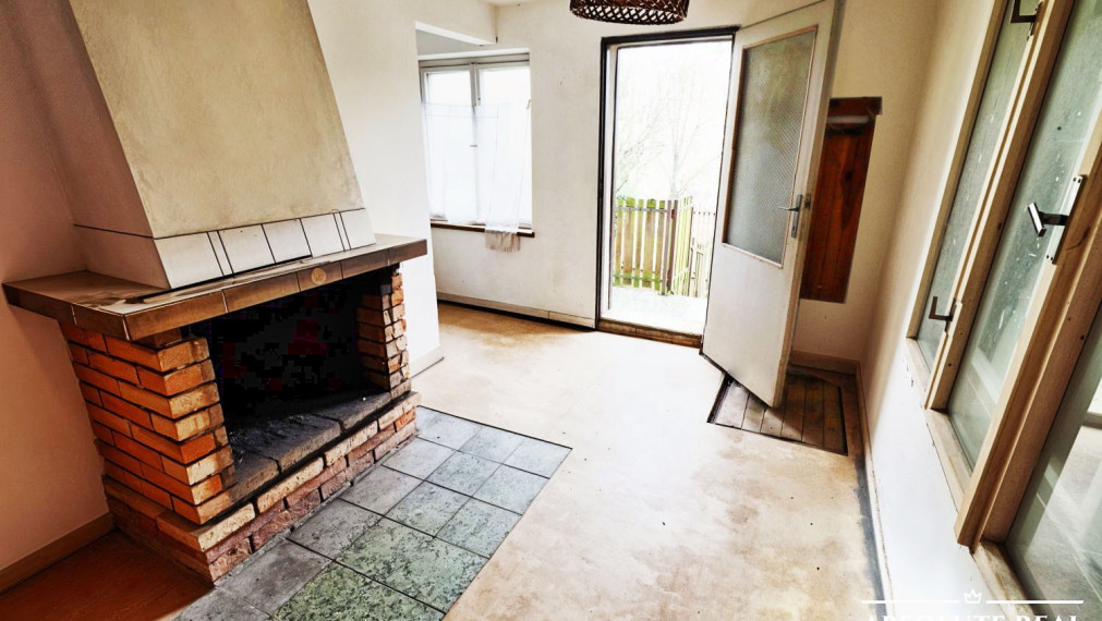 ABSOLUTE REAL / ZÁHRADA 364 m2, BRATISLAVA – DÚBRAVKA, Hanulova ulica, elektrina, mestská voda, oplotenie, chata