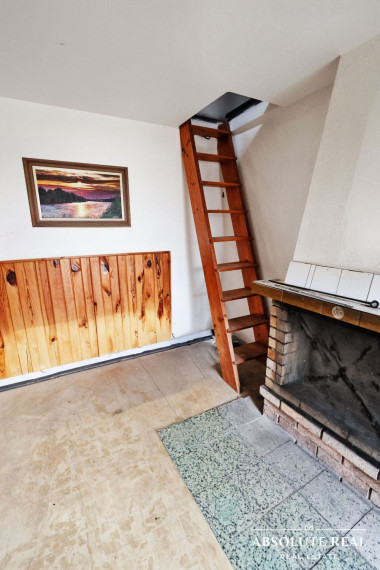 ABSOLUTE REAL / ZÁHRADA 364 m2, BRATISLAVA – DÚBRAVKA, Hanulova ulica, elektrina, mestská voda, oplotenie, chata