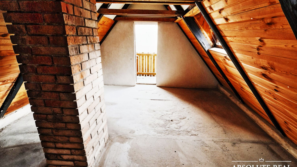 ABSOLUTE REAL / ZÁHRADA 364 m2, BRATISLAVA – DÚBRAVKA, Hanulova ulica, elektrina, mestská voda, oplotenie, chata