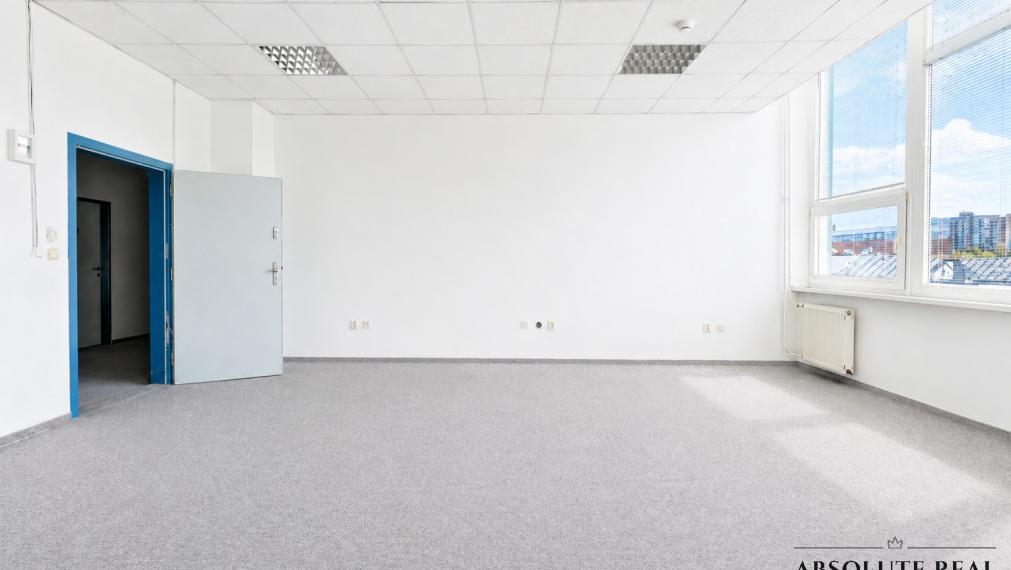 ABSOLUTE REAL / útulný priestranný kancelársky priestor (37 m2) – KANCELÁRIA, SKLAD, SLUŽBY, Bratislava Dúbravka – Drobného 27.