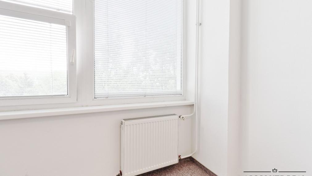 ABSOLUTE REAL / pekný kancelársky priestor (55,2 m2) – KANCELÁRIA, SKLAD, SLUŽBY, Bratislava Dúbravka – Drobného 27.