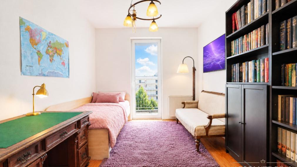 ABSOLUTE REAL / priestranný 3i byt v BA – Záhorská Bystrica, Bratislavská ulica, 93.6 m2, 2x balkón, pivnica, vnútorné garážové státie, kočikáreň, pavlač