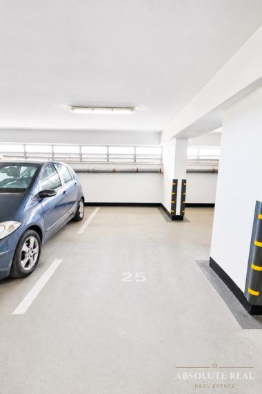 ABSOLUTE REAL / priestranný 3i byt v BA – Záhorská Bystrica, Bratislavská ulica, 93.6 m2, 2x balkón, pivnica, vnútorné garážové státie, kočikáreň, pavlač