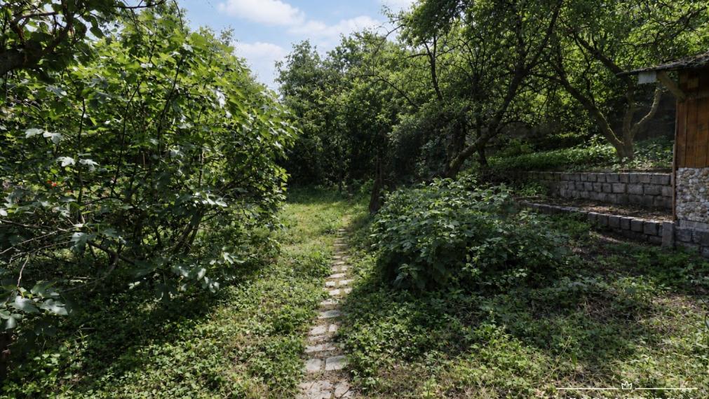 ABSOLUTE REAL / ZÁHRADA 364 m2, BRATISLAVA – DÚBRAVKA, Hanulova ulica, elektrina, mestská voda, oplotenie, chata