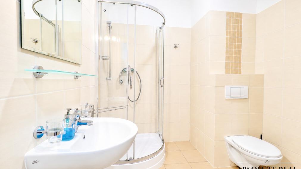 ABSOLUTE REAL / Útulný 2i apartmán v BA – Petržalke, Betliarska ul., bazén, posilňovňa