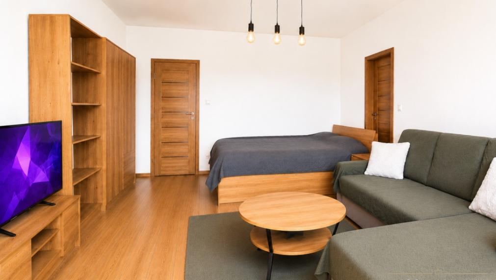 ABSOLUTE REAL / 3i byt, Bratislava – Karlova Ves, Ľ. Fullu, 67 m2, 2x loggia, predzáhradka 44 m2