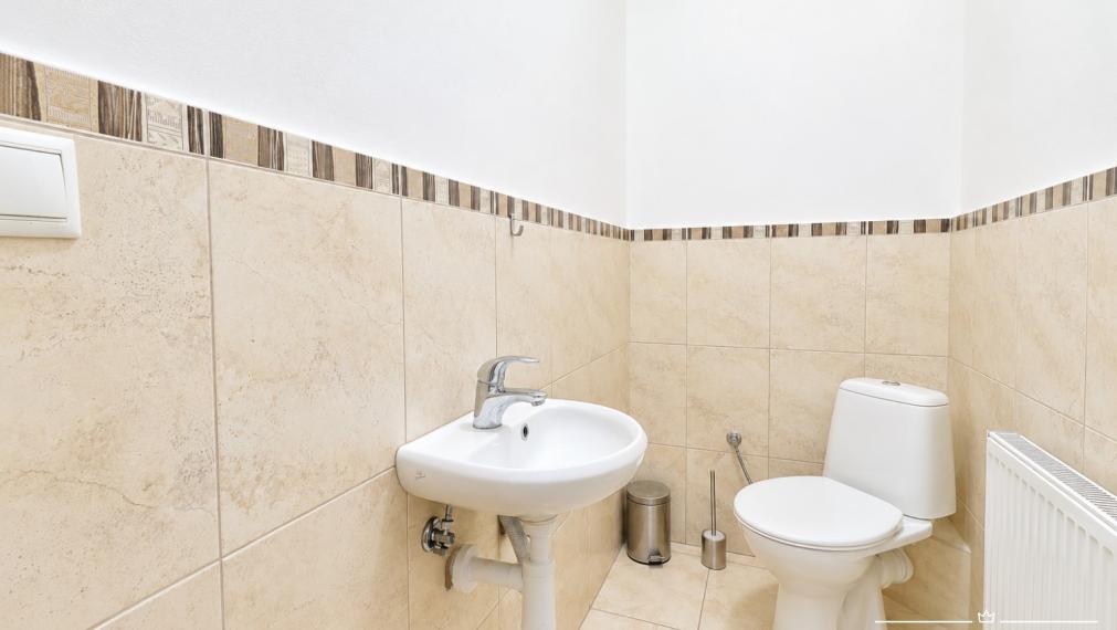 ABSOLUTE REAL / Veľké, pekné Nebytové priestory blízko Centra v Petržalke pri Inchebe,157 m2