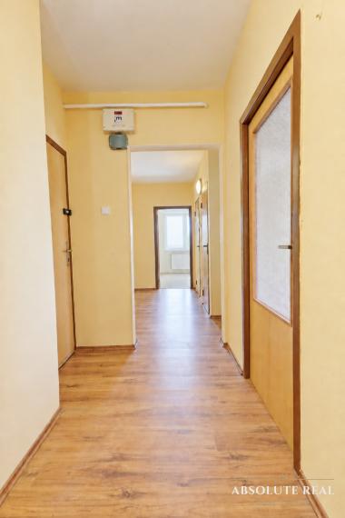 ABSOLUTE REAL / 3i byt s lodžiou Stupava, Školská ul., 72.3 m2, garáž, pivnica