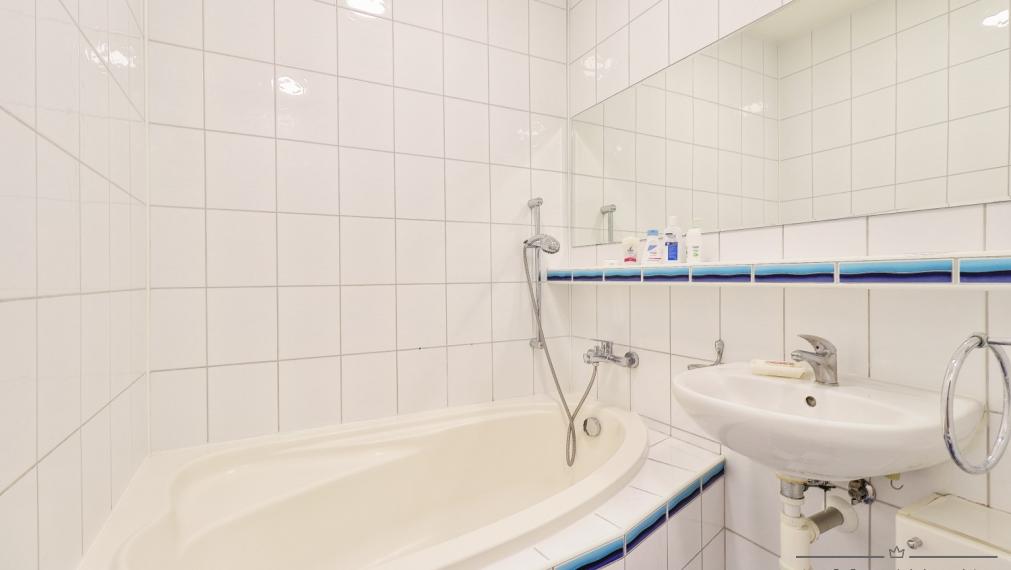 ABSOLUTE REAL / pekný 3i byt v Bratislave – Petržalke, Mlynarovičova ulica, 69.8 m2, lodžia, šatník, pivnica