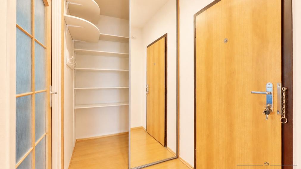 ABSOLUTE REAL / pekný 3i byt v Bratislave – Petržalke, Mlynarovičova ulica, 69.8 m2, lodžia, šatník, pivnica