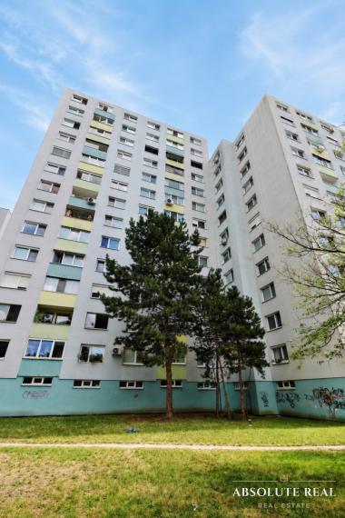 ABSOLUTE REAL / pekný 3i byt v Bratislave – Petržalke, Mlynarovičova ulica, 69.8 m2, lodžia, šatník, pivnica