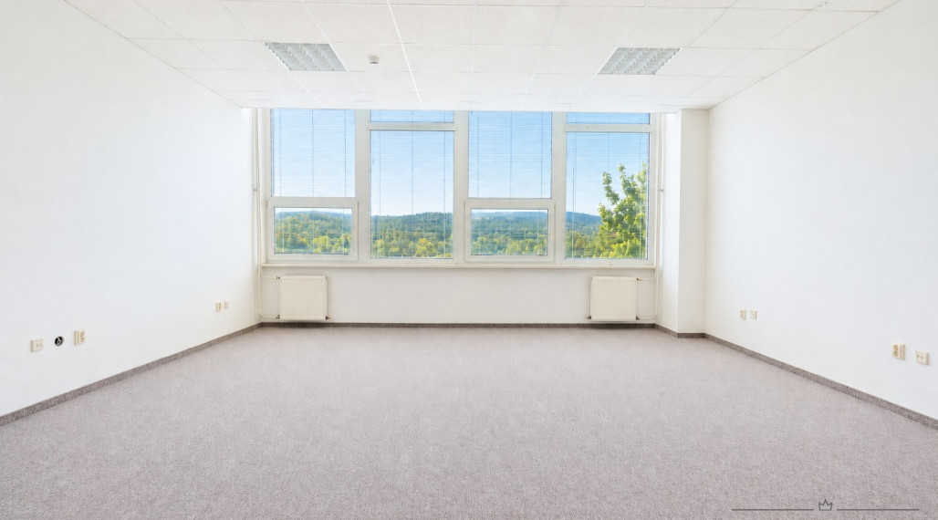 ABSOLUTE REAL / útulný priestranný kancelársky priestor (37 m2) – KANCELÁRIA, SKLAD, SLUŽBY, Bratislava Dúbravka – Drobného 27.