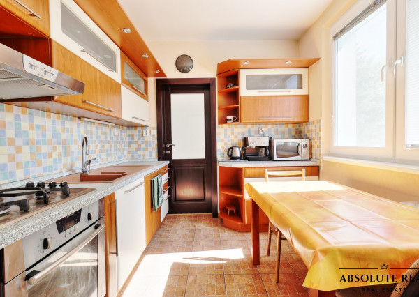 Veľký 3,5i byt v BA – Dúbravka, Sekurisova ul., 79 m2, lodžia