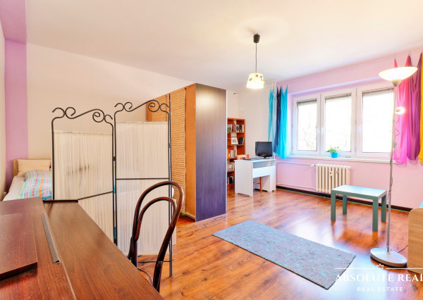 ABSOLUTE REAL / Priestranný 1i byt v BA – Nové Mesto, Šancová ulica, 42.43 m2, pavlač